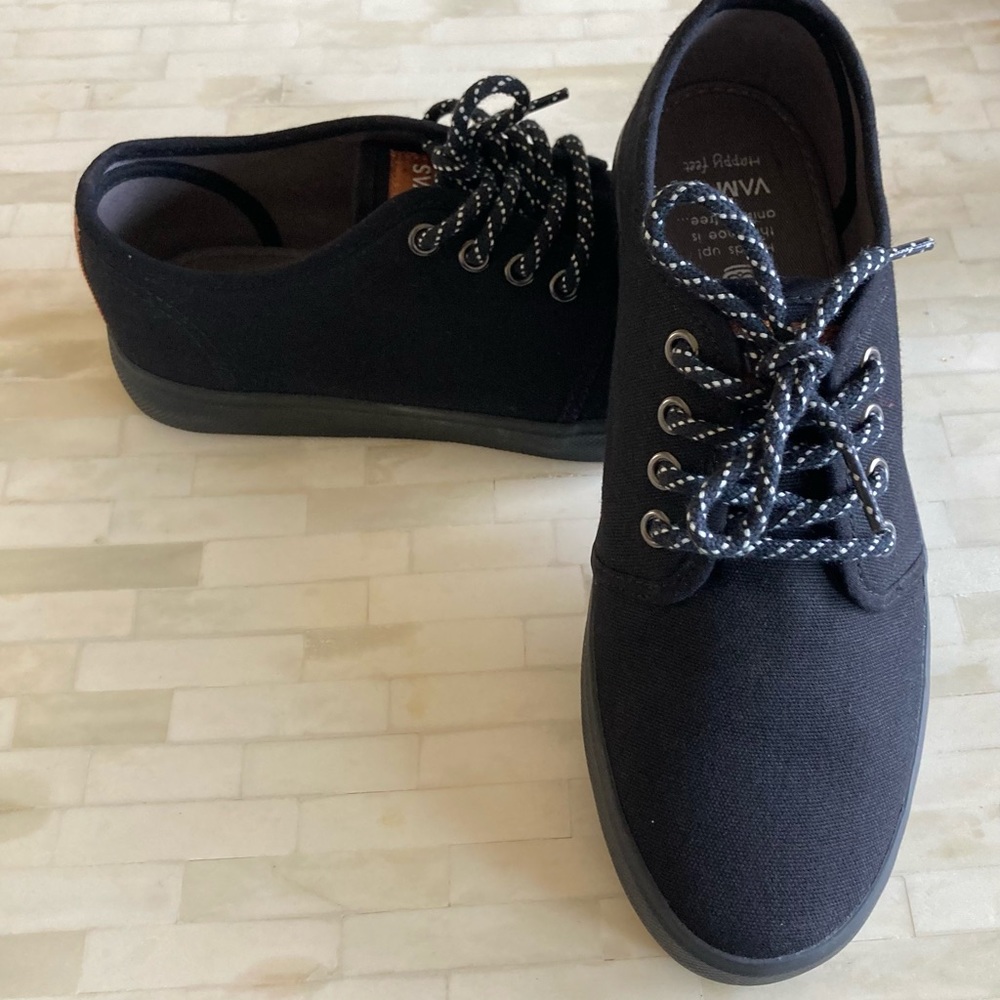 New VamVas plant based shoes size 7.5